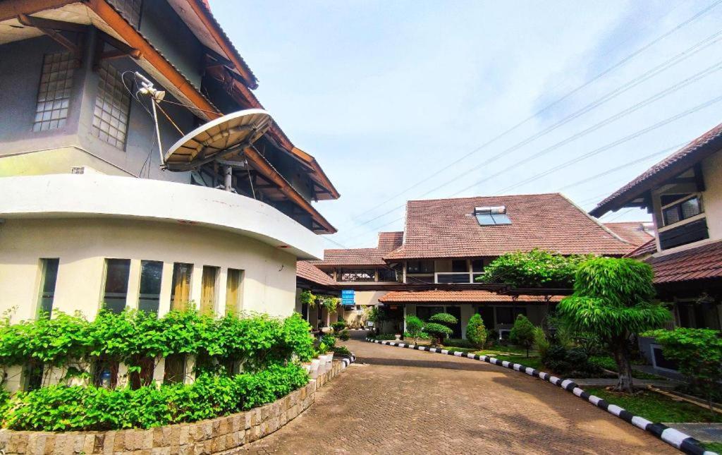 D'Arcici Hotel Plumpang Джакарта Экстерьер фото