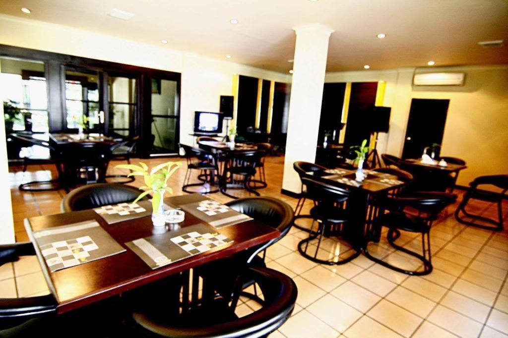 D'Arcici Hotel Plumpang Джакарта Экстерьер фото