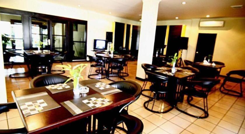 D'Arcici Hotel Plumpang Джакарта Экстерьер фото