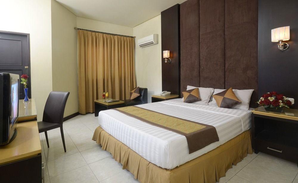D'Arcici Hotel Plumpang Джакарта Экстерьер фото